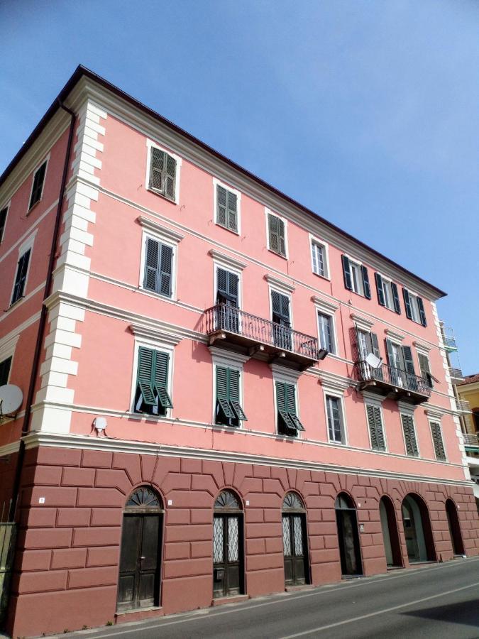 Casa Di Claude 2 Finalmarina Lägenhet Finale Ligure Exteriör bild